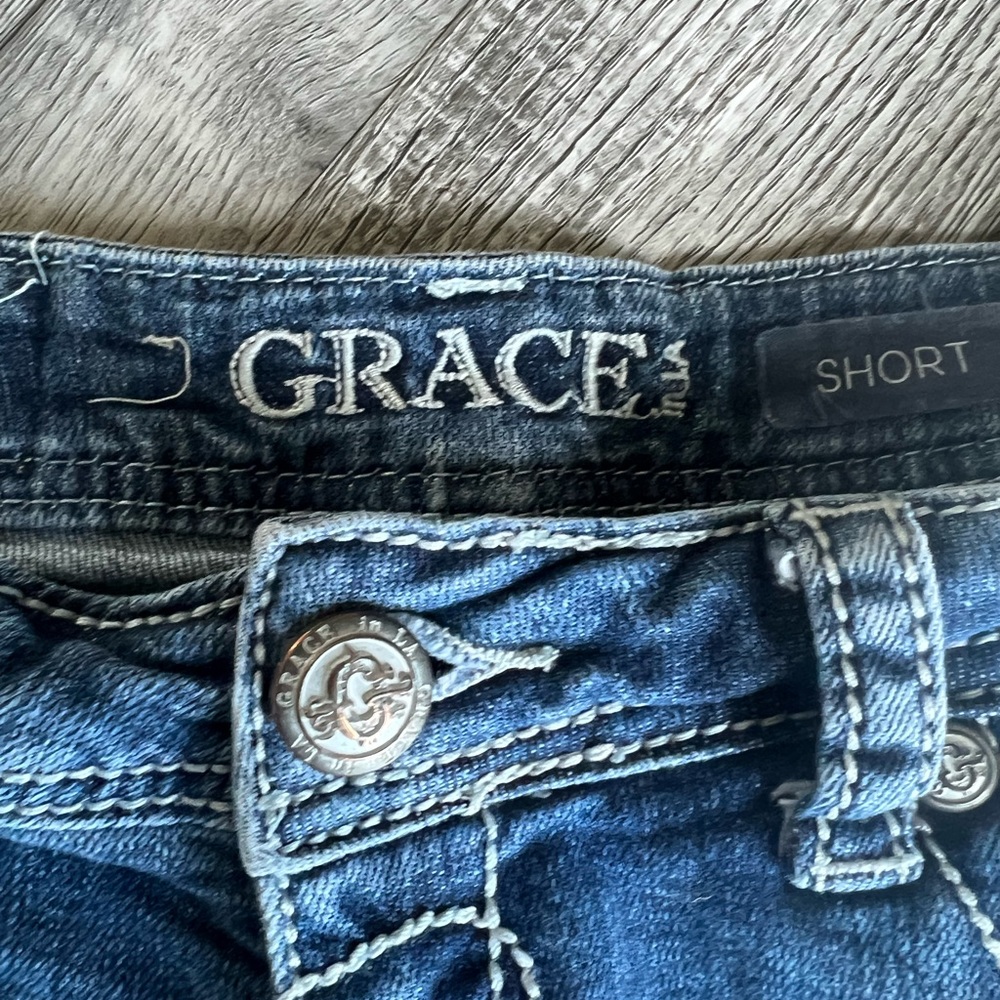 Grace in L.A Shorts - Picture 4 of 6